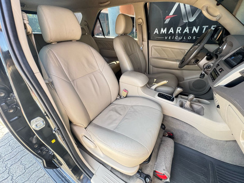 Toyota Hilux SW4 3.0 Srv 7l 4x4 Aut. 5p