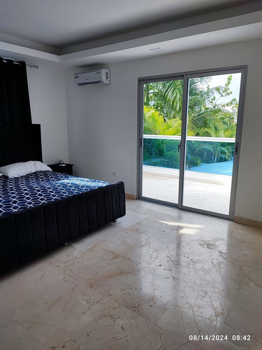 Villa En Playa Nueva Romana Amueblada De 3 Habitaciones Patio Con Matas De Cocos