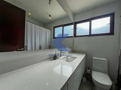 Casa En Arriendo De 4 Dorm Más Estar En Lo Barnechea