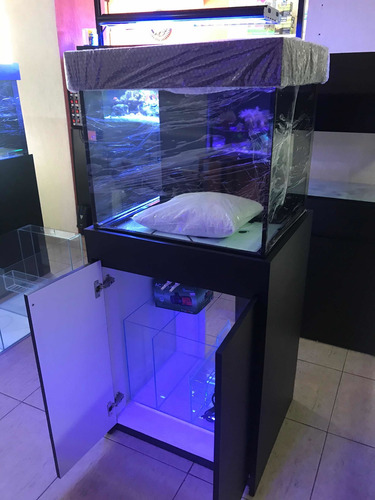 Aquario Cubo 50x50x50 + Sump - Vidro 8mm + Movel Preto