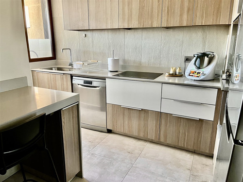 Departamento En Arriendo De 2 Dorm. En Las Condes