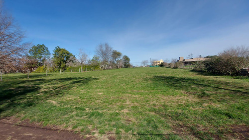 Terreno. Lote De 3.000 M2 En Altos De Manzanares. Campestre. 