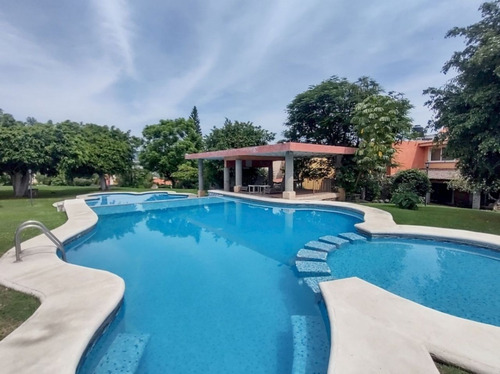 Casa Estilo Mediterráneo En Un Solo Nivel En Burgos Bugambilias, Temixco Morelos.