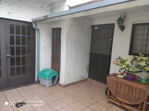Imagen 8 de 14 de Casa En Venta, Moron Residencial, 4 Ambientes Cochera Parrilla