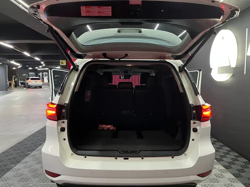 Toyota Fortuner 2.4 Srv