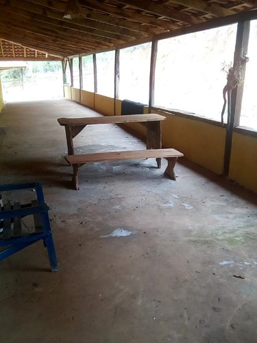 Chácara No Bairro Nogueira Em Aiuruoca Mg, Perto De Alagoa , Lugar De Lindas Cachoeiras, Casa Com 03 Quartos, Terreno Com 2.000 M2. - 330