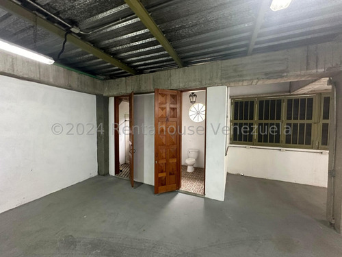 Km Comercial En Alquiler En El Hatillo, Distrito Metropolitano