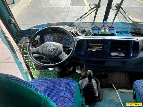 Bus Hino 2009