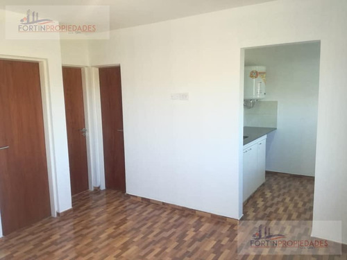 Imagen 3 de 9 de Venta Casa Con Lote Grande!
