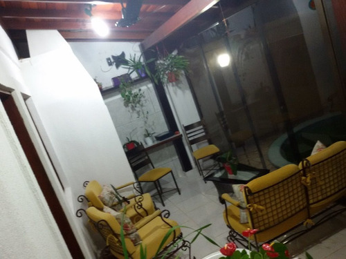 Imagem 2 de 15 de Casa De 3 Dormitórios - 4305