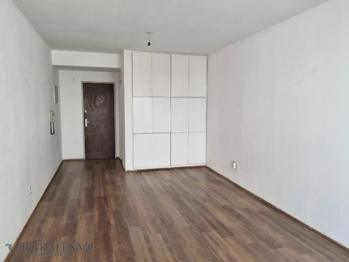 Apartamento En Alquiler, Monoambiente, 1 Baño, Gaboto, Cordón.