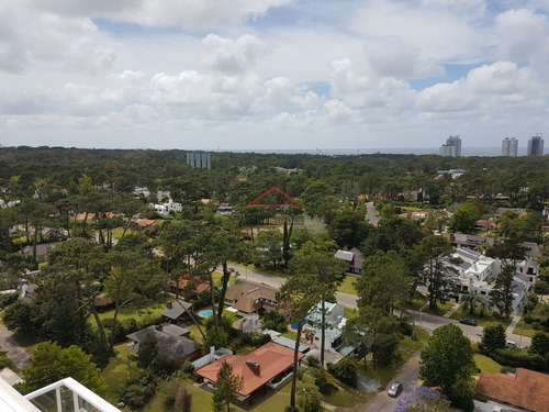 Apartamento Sobre Roosevelt Con Todos Los Servicios - Ref: 4966