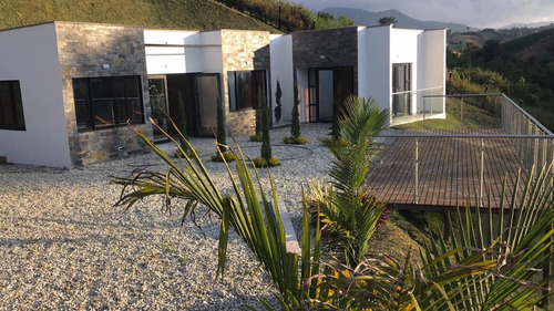 Encantadora Finca En Venta Nueva Para Estrenar En Marinilla