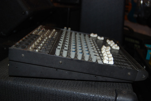 Mesa Mackie 1402-vlz Pro - Usada (Usado)