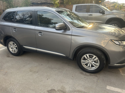 Mitsubishi Outlander 4x2