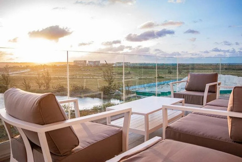 Apartamento En Venta En Cap Cana, Cap Cana, 126m2, 2 Hab. 2 Parqueos, Comunidad Exclusiva Con Campo De Golf, Casa Club, Hermosa Playa Cercana, Oportunidad De Invertir, Seguridad.