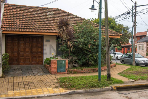 Imagen 2 de 30 de Venta Casa De Tres Dormitorios - Martinez - San Isidro