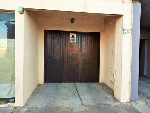 Imagen 14 de 16 de Cochera Bajo Edificio Sobre Calle Irigoyen