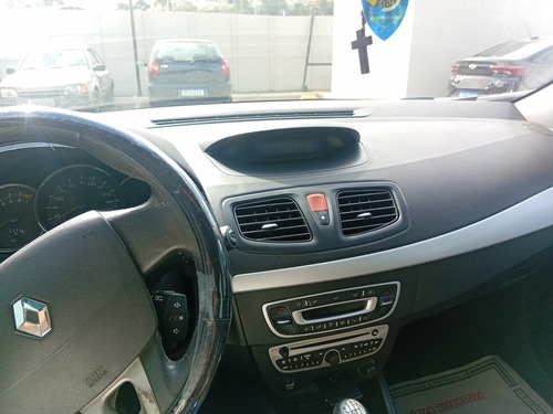 Renault Fluence 2.0 Dynamique Hi-flex 4p