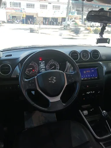 Suzuki Vitara Live
