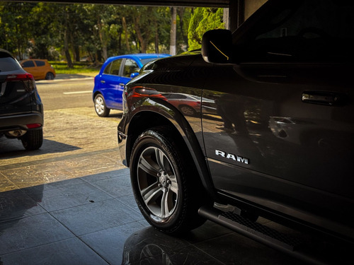RAM Ram Classic LARAMIE 5.7 CD V8 4X4 Aut.