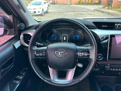 Imagen 8 de 11 de Toyota Hilux Srv