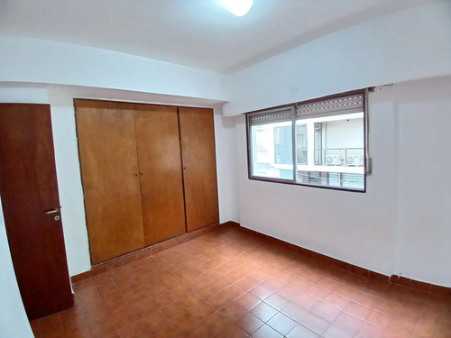 Alquiler 1 Dormitorios Amplio Con Balcón - Impecable