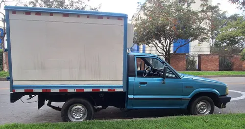 Mazda B2200 2.2 B2200