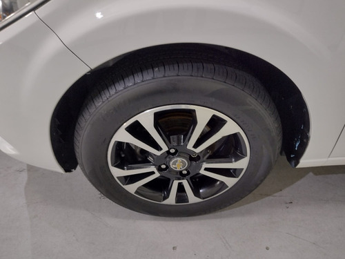 Imagem 6 de 10 de Chevrolet Onix 2015 Ls