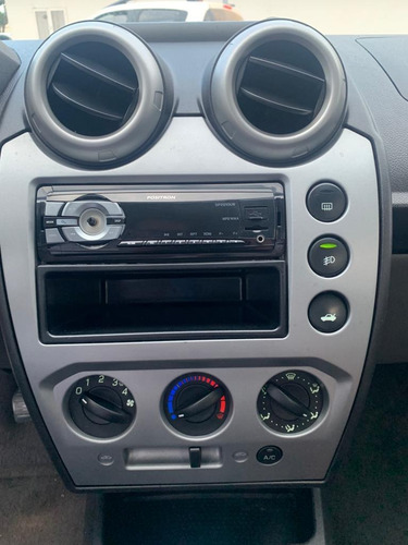 Imagem 12 de 14 de Ford Fiesta Hatch 1.6 16v 4p Se Flex