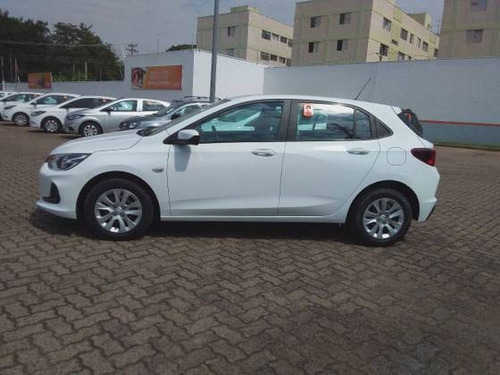 Imagem 8 de 9 de Chevrolet Onix 1.0 Flex Lt Manual
