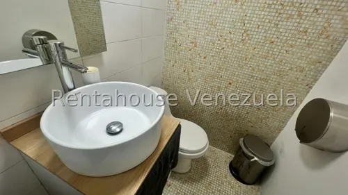 Casa En Alquiler Chuao Vgi
