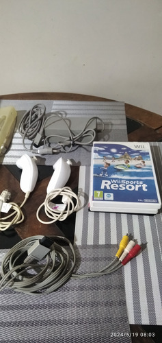 Consola Nintendo Wii Con Dos Controles Accesorios Y Juegos