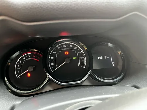 Renault Duster Intense 2.0 Mecánico 4x2 - 2021
