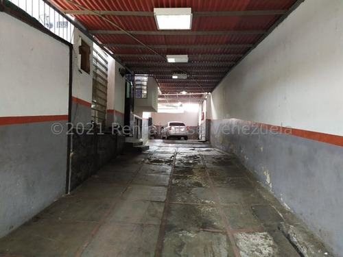Comercial En Venta En Santa Monica #24-18100 Yosmil Carrero