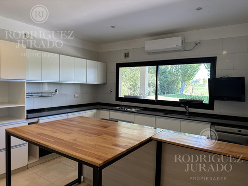 Casa En Venta Los Alamos Haras Santa Maria Con Fondo Libre!