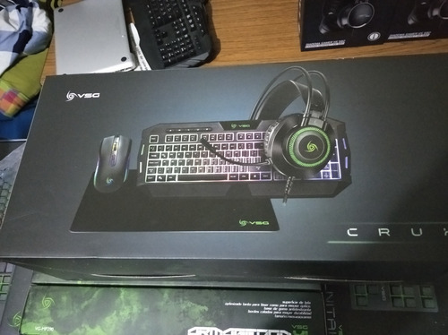 Imagen 2 de 10 de Kit Gaming 4 En 1 Vsg Crux, Mouse Teclado Headset Mousepad