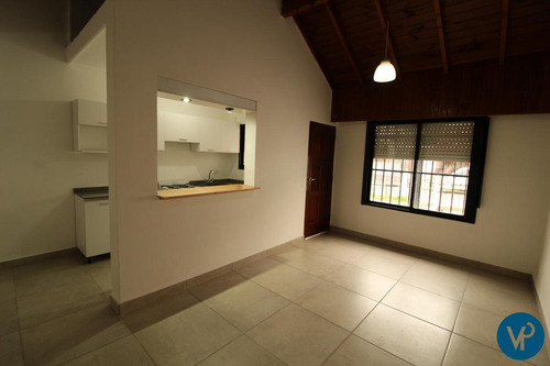 Casa En Venta Castelar Apto Crédito Bancario, Ph 3 Ambientes Con Departamento 2 Ambientes Al Fondo