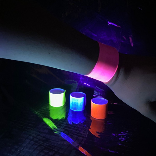 Imagen 2 de 10 de Pulsera Flúo Fluor Luz Uv X25 Cotillon Carioca Fluo