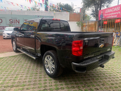 Imagen 4 de 12 de Chevrolet Cheyenne High Country 2015