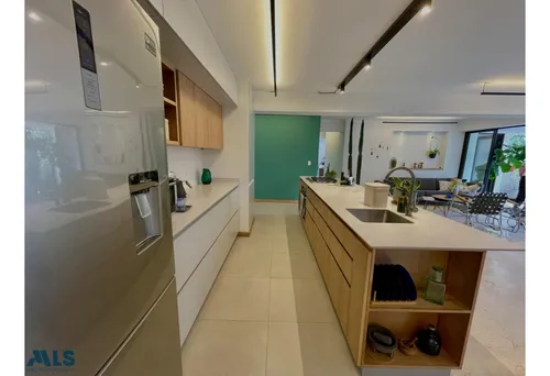 Apto Remodelado Con Mucho Diseño En Las Lomas, El...(mls#255345)