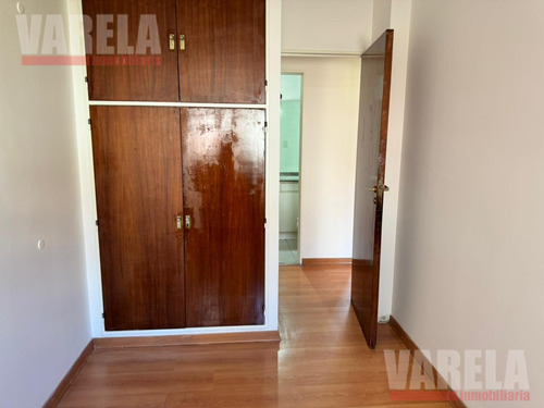 Riglos 800 P2° Con Renta: 4 Amb. Cfte. C/ Balcón Francés. 2 Bños. A Mtrs. De Av. Directorio.