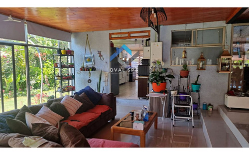Qval Spa Vende Hermosa Casa Con Piscina Y 3 Cabañas En Requi