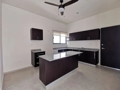 Casa Nueva En Renta En Privada Zensia Con Sistema De Riego En Conkal, Mérida.