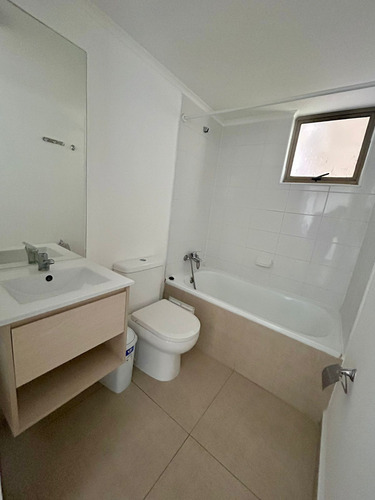 Arriendo Depto. De 1d1b A Pasos De Metro El Parron