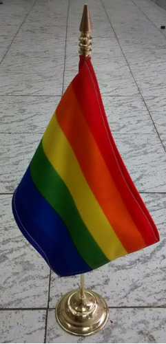 Bandera Gay Lgbttt Orgullo Gay 15x25cms Escritorio Con Asta