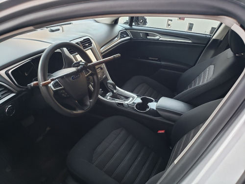 Imagen 2 de 7 de Ford Fusion 2016 Gris