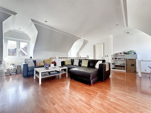 Casa En Arriendo De 6 Dorm. En Lo Barnechea
