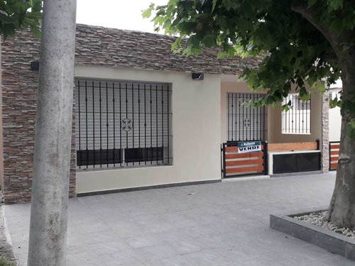 Imagen 2 de 12 de Casa Nueva Con Departamento En Zona Céntrica