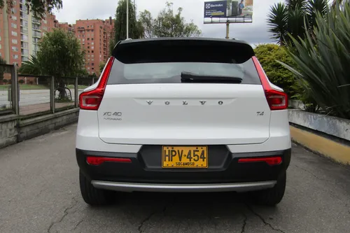 Volvo XC40 2.0 T4 Momentum